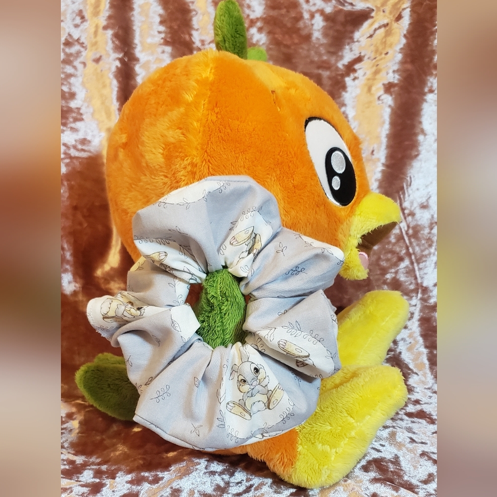 🆕️🤍 Thumper 5" Scrunchie